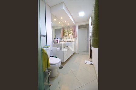 Apartamento à venda com 166m², 3 quartos e 3 vagasBanheiro da Suíte 1 