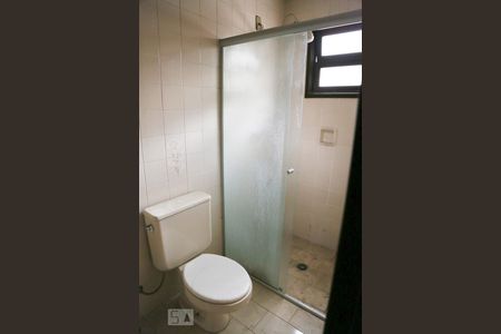 Casa à venda com 166m², 4 quartos e 3 vagas Casa à venda com 166m², 4 quartos e 3 vagasBanheiro de Serviço