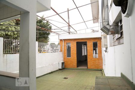 Casa à venda com 166m², 4 quartos e 3 vagas Casa à venda com 166m², 4 quartos e 3 vagasQuintal