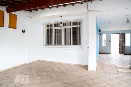 Casa à venda com 166m², 4 quartos e 3 vagas Casa à venda com 166m², 4 quartos e 3 vagasFachada