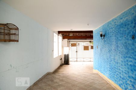 Casa à venda com 166m², 4 quartos e 3 vagas Casa à venda com 166m², 4 quartos e 3 vagasGaragem