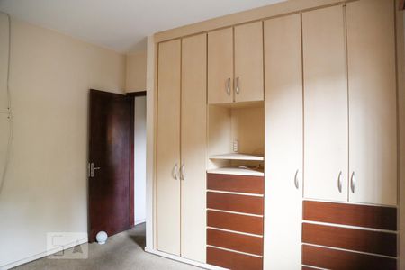 Casa à venda com 166m², 4 quartos e 3 vagas Casa à venda com 166m², 4 quartos e 3 vagasQuarto 3