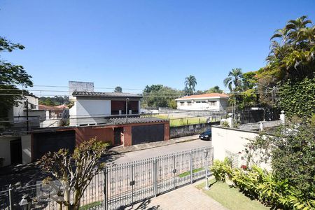 Vista de casa à venda com 3 quartos, 273m² em Jardim Morumbi, São Paulo