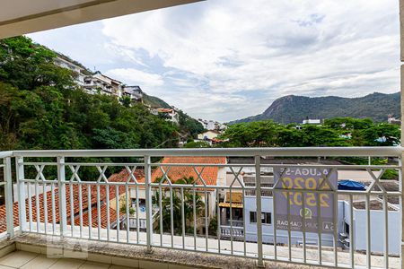 Apartamento à venda com 128m², 2 quartos e 2 vagas Apartamento à venda com 128m², 2 quartos e 2 vagasVaranda da Suite 2