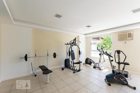 Apartamento à venda com 128m², 2 quartos e 2 vagas Apartamento à venda com 128m², 2 quartos e 2 vagasÁrea comum - Academia