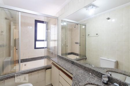 Apartamento à venda com 115m², 3 quartos e 2 vagasBanheiro da Suite