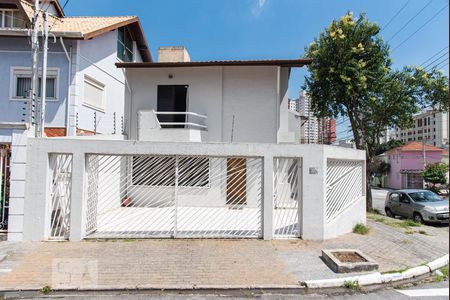Casa à venda com 128m², 3 quartos e 4 vagasFachada