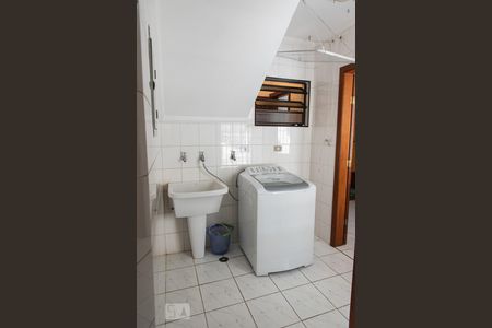 Casa à venda com 128m², 3 quartos e 4 vagasÁrea de serviço