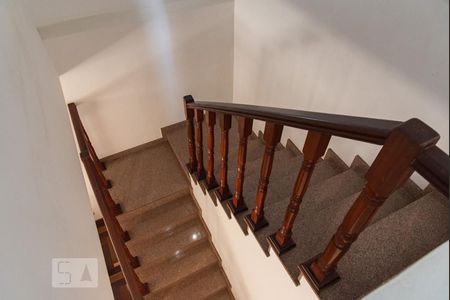 Casa à venda com 128m², 3 quartos e 4 vagasEscada