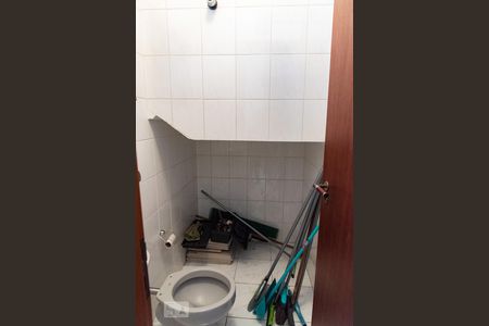 Casa à venda com 128m², 3 quartos e 4 vagasBanheiro de serviço