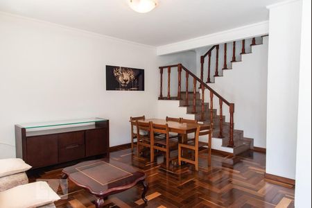 Sala de casa à venda com 3 quartos, 128m² em Bosque da Saúde, São Paulo