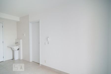 Sala / Cozinha / Área De Serviço de apartamento para alugar com 1 quarto, 31m² em Jardim Prudência, São Paulo