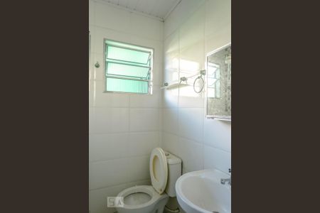 Casa para alugar com 150m², 3 quartos e 1 vaga Casa para alugar com 150m², 3 quartos e 1 vagaBanheiro 1