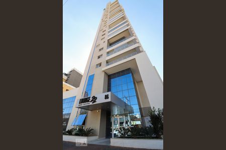 Apartamento para alugar com 75m², 1 quarto e 2 vagas Apartamento para alugar com 75m², 1 quarto e 2 vagasFachada