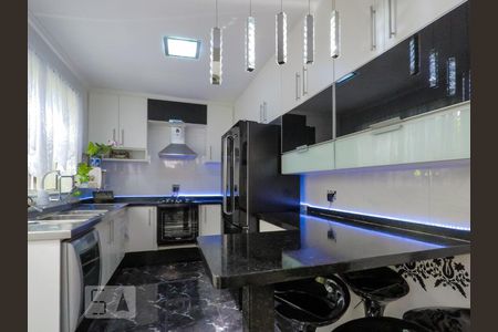 Casa à venda com 4 quartos, 200m² em Cambuci, São Paulo