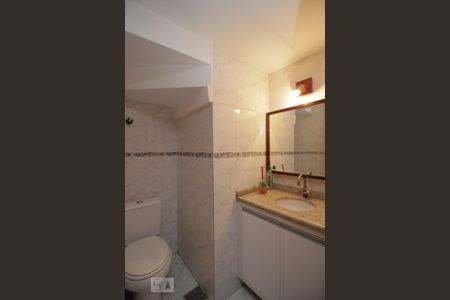 Lavabo de casa à venda com 5 quartos, 240m² em Niterói, Canoas