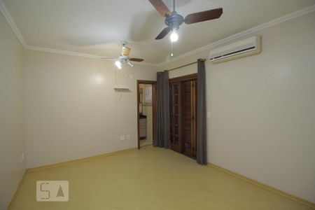 Suíte de casa à venda com 5 quartos, 240m² em Niterói, Canoas