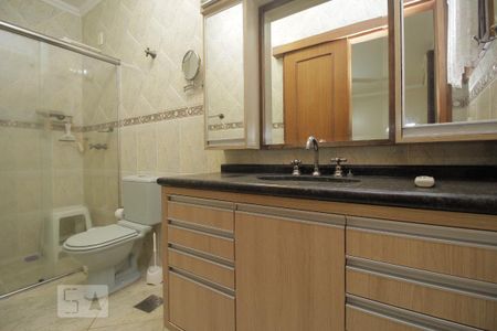 Casa à venda com 240m², 5 quartos e sem vagaBanheiro da Suíte
