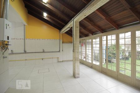 Lavanderia de casa à venda com 5 quartos, 240m² em Niterói, Canoas