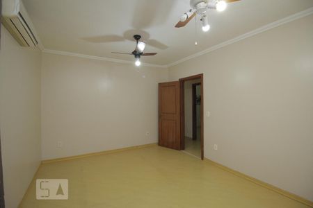 Suíte de casa à venda com 5 quartos, 240m² em Niterói, Canoas