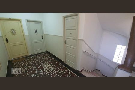 Apartamento à venda com 76m², 2 quartos e sem vaga Apartamento à venda com 76m², 2 quartos e sem vagaCorredor
