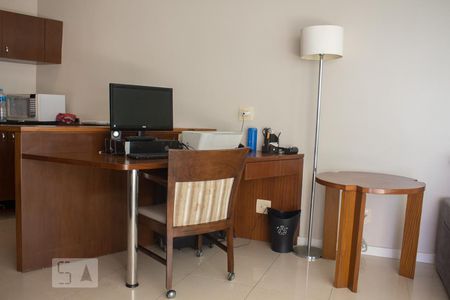 Home Office de apartamento para alugar com 1 quarto, 50m² em Barra da Tijuca, Rio de Janeiro