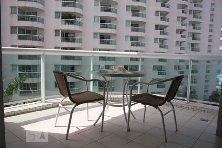 Varanda de apartamento para alugar com 1 quarto, 50m² em Barra da Tijuca, Rio de Janeiro