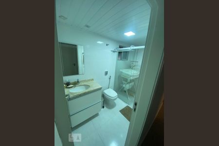 Apartamento à venda com 84m², 3 quartos e 1 vaga Apartamento à venda com 84m², 3 quartos e 1 vagaBanheiro