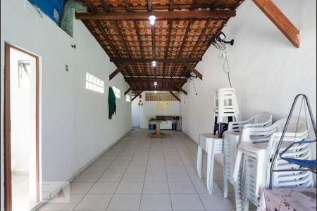 Casa à venda com 350m², 3 quartos e 2 vagasSalão de festas