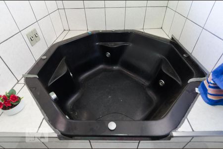 Casa à venda com 350m², 3 quartos e 2 vagasBanheira