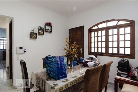 Casa à venda com 350m², 3 quartos e 2 vagasCopa