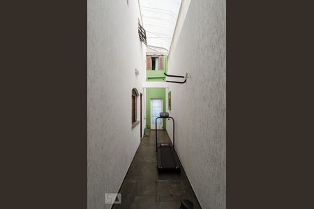 Casa à venda com 350m², 3 quartos e 2 vagasCorredor lateral