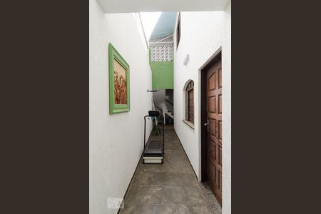 Casa à venda com 350m², 3 quartos e 2 vagasCorredor lateral