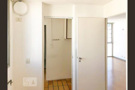 Apartamento para alugar com 75m², 2 quartos e 1 vagaQuarto Serviço