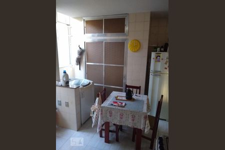 Apartamento à venda com 70m², 2 quartos e sem vagacozinha e area de serviço