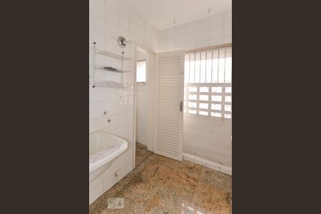 Apartamento à venda com 70m², 2 quartos e 1 vagaÁrea de Serviço