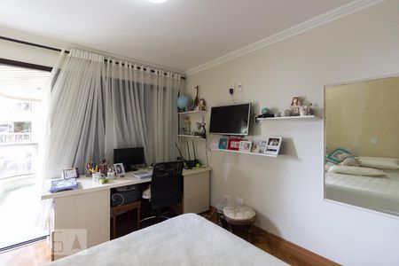 Apartamento à venda com 280m², 4 quartos e 4 vagas Apartamento à venda com 280m², 4 quartos e 4 vagasQuarto Suíte 2