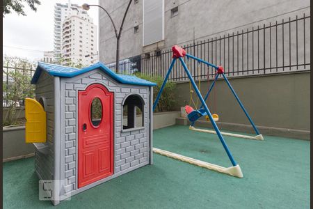 Apartamento à venda com 280m², 4 quartos e 4 vagas Apartamento à venda com 280m², 4 quartos e 4 vagasPlayground