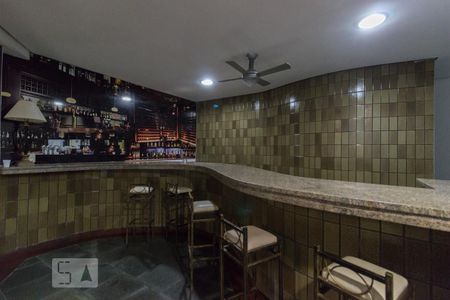 Apartamento à venda com 280m², 4 quartos e 4 vagas Apartamento à venda com 280m², 4 quartos e 4 vagasÁrea comum - Salão de festas