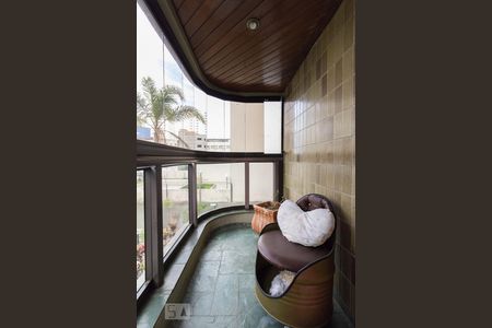 Apartamento à venda com 280m², 4 quartos e 4 vagas Apartamento à venda com 280m², 4 quartos e 4 vagasVaranda 3