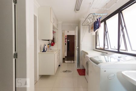 Apartamento à venda com 280m², 4 quartos e 4 vagas Apartamento à venda com 280m², 4 quartos e 4 vagasÁrea de Serviço