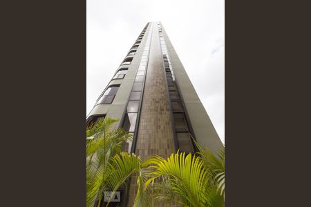 Apartamento à venda com 280m², 4 quartos e 4 vagas Apartamento à venda com 280m², 4 quartos e 4 vagasFachada 2