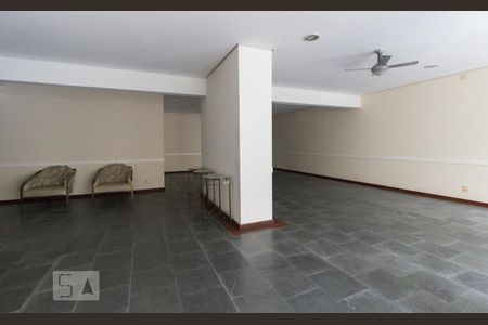 Apartamento à venda com 280m², 4 quartos e 4 vagas Apartamento à venda com 280m², 4 quartos e 4 vagasÁrea comum - Salão de festas