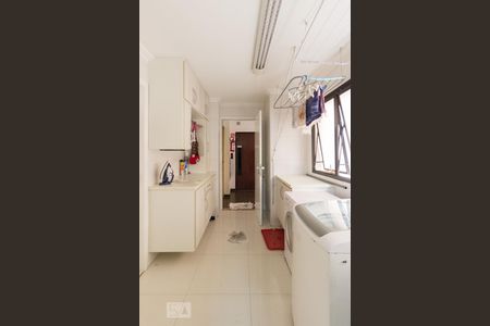Apartamento à venda com 280m², 4 quartos e 4 vagas Apartamento à venda com 280m², 4 quartos e 4 vagasÁrea de Serviço
