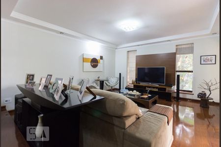 Apartamento à venda com 280m², 4 quartos e 4 vagas Apartamento à venda com 280m², 4 quartos e 4 vagasSala