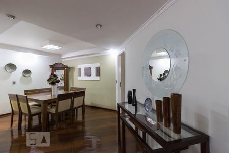 Apartamento à venda com 280m², 4 quartos e 4 vagas Apartamento à venda com 280m², 4 quartos e 4 vagasSala de Estar