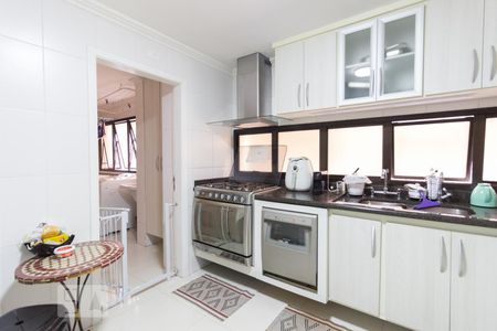 Apartamento à venda com 280m², 4 quartos e 4 vagas Apartamento à venda com 280m², 4 quartos e 4 vagasCozinha