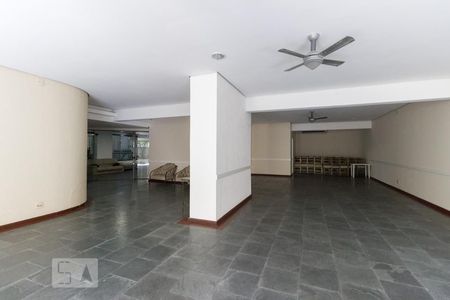 Apartamento à venda com 280m², 4 quartos e 4 vagas Apartamento à venda com 280m², 4 quartos e 4 vagasÁrea comum - Salão de festas