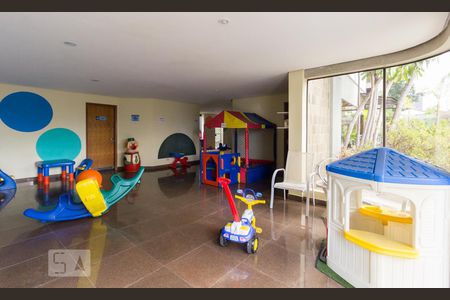 Apartamento à venda com 280m², 4 quartos e 4 vagas Apartamento à venda com 280m², 4 quartos e 4 vagasBrinquedoteca