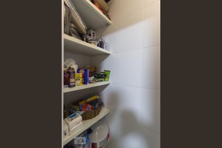 Apartamento à venda com 280m², 4 quartos e 4 vagas Apartamento à venda com 280m², 4 quartos e 4 vagasDespensa